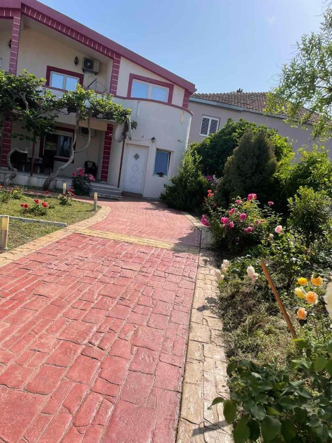 באר Villa Nilic מראה חיצוני תמונה