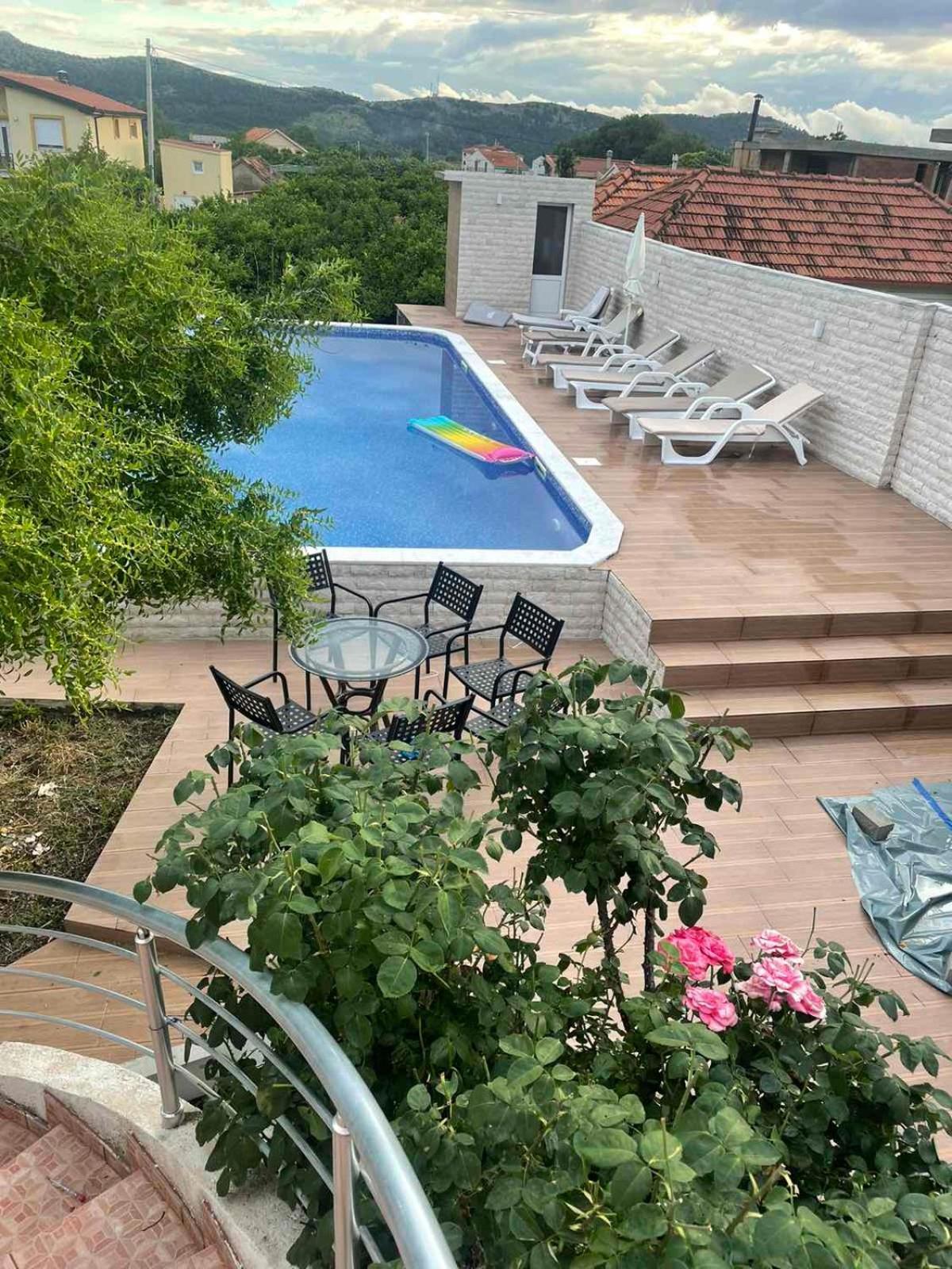 באר Villa Nilic מראה חיצוני תמונה