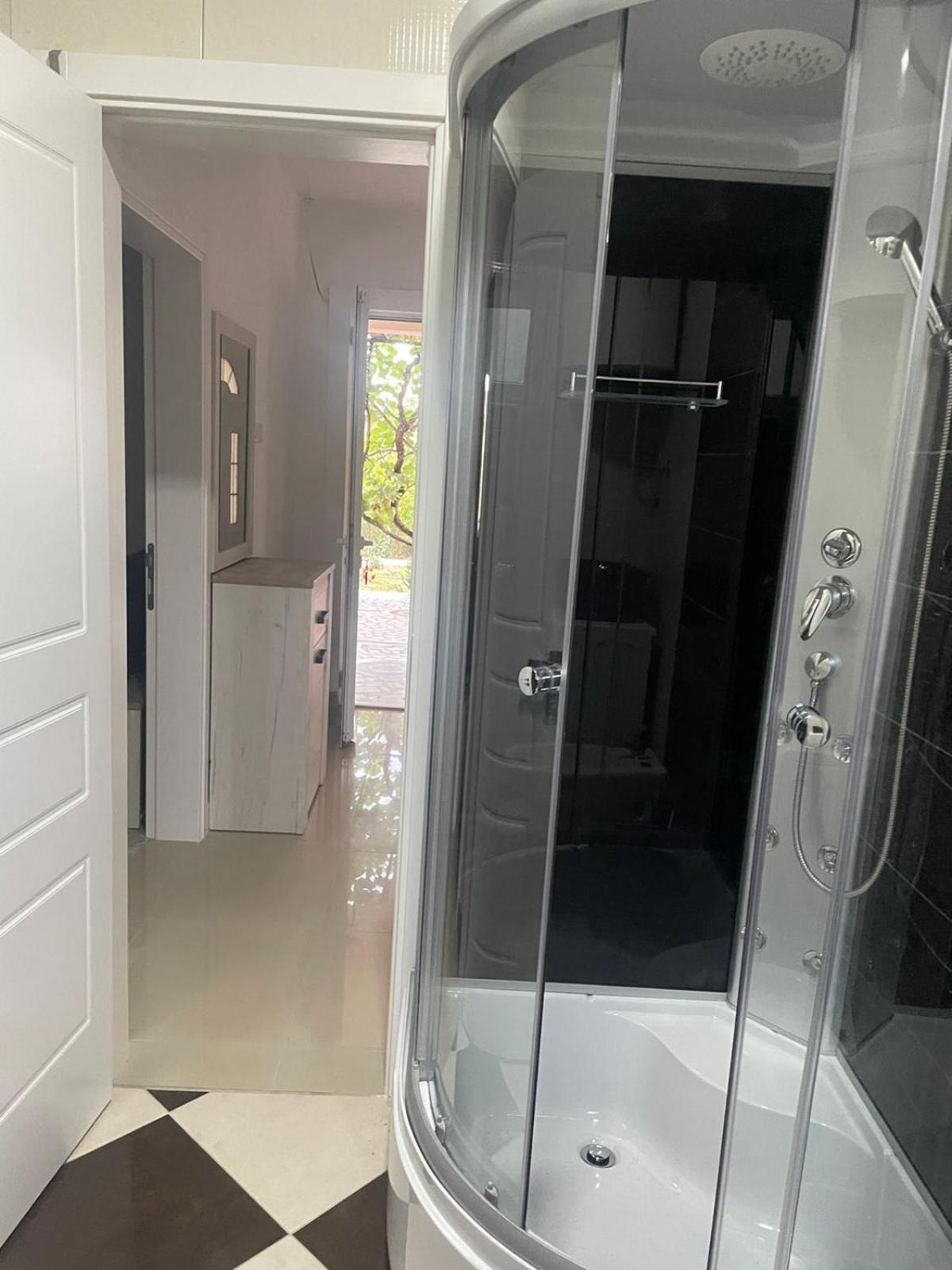 באר Villa Nilic מראה חיצוני תמונה